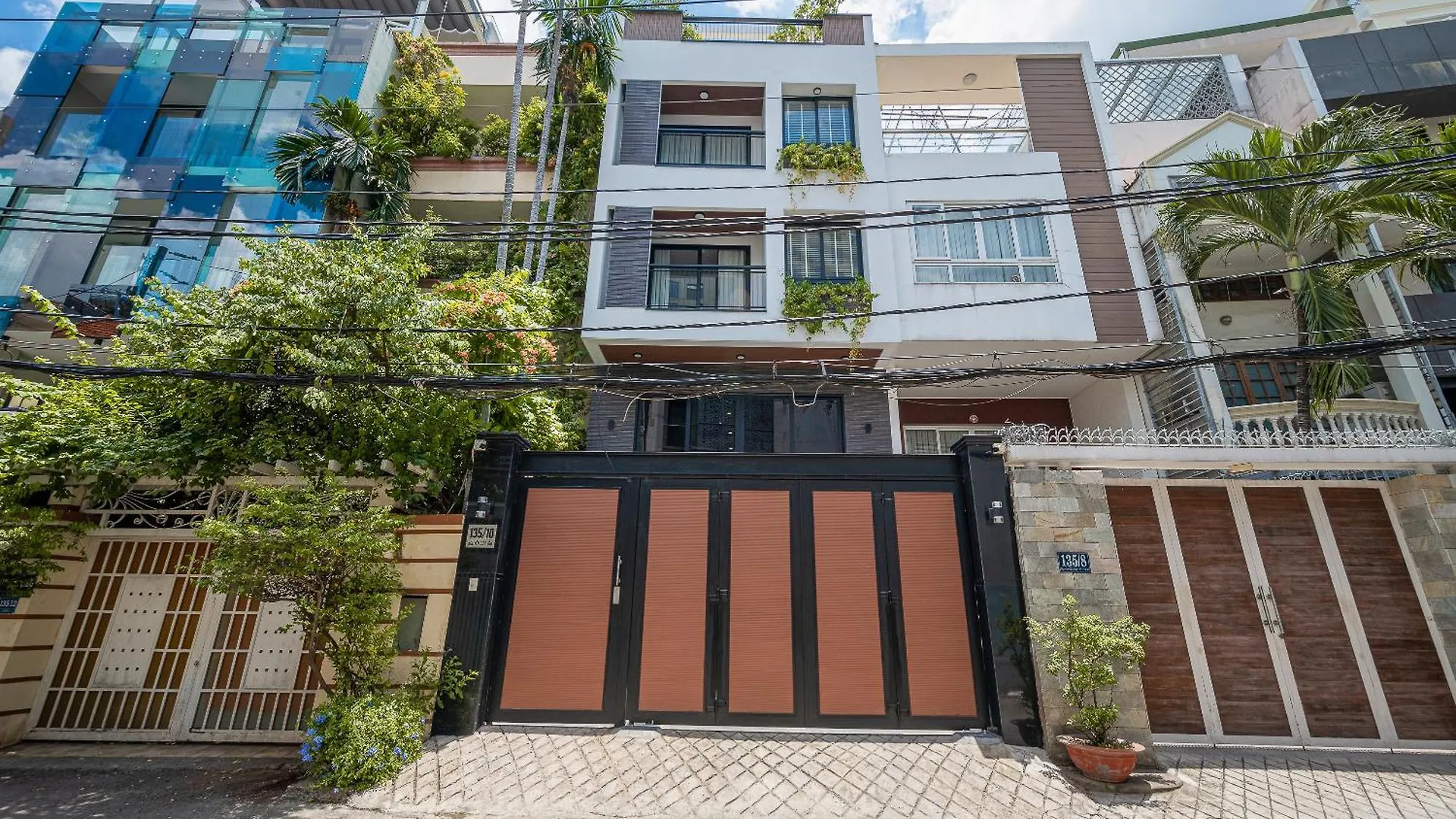 Cozrum Homes - Kena House Ho Chi Minh City Apartment